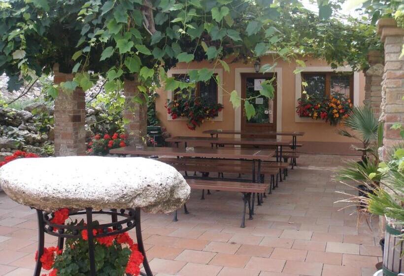 بنسيون Penzion Moravská Oáza