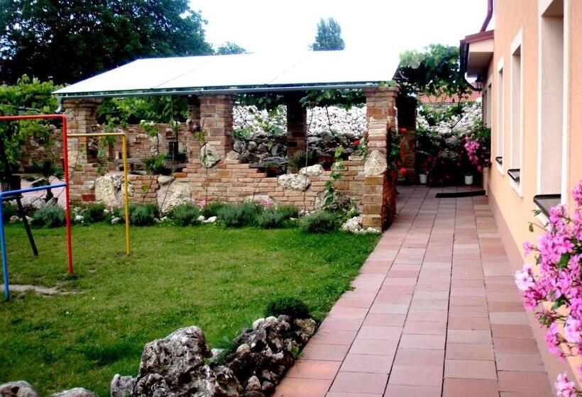 بنسيون Penzion Moravská Oáza