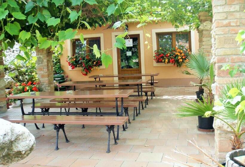 بنسيون Penzion Moravská Oáza