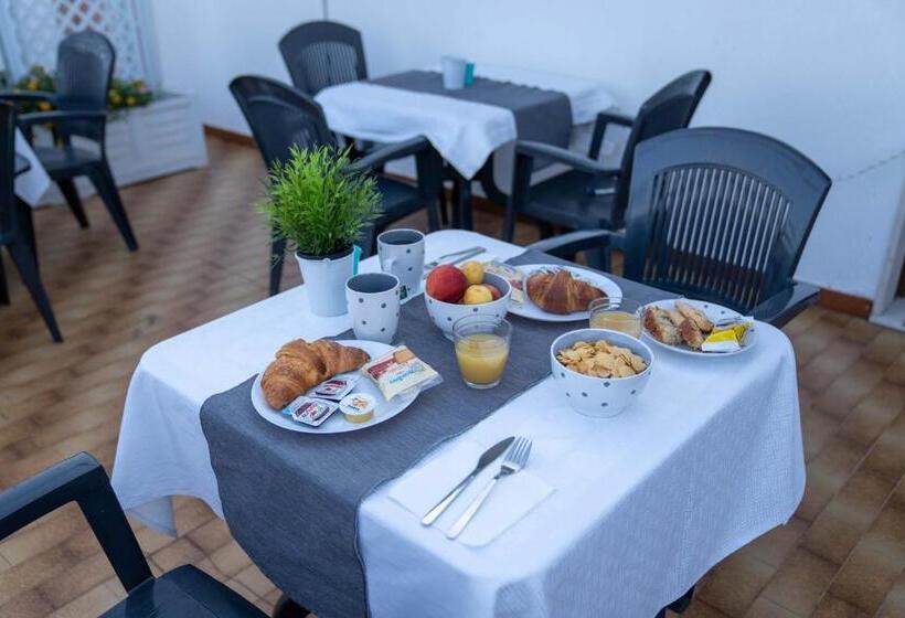 Queen S Bed & Breakfast