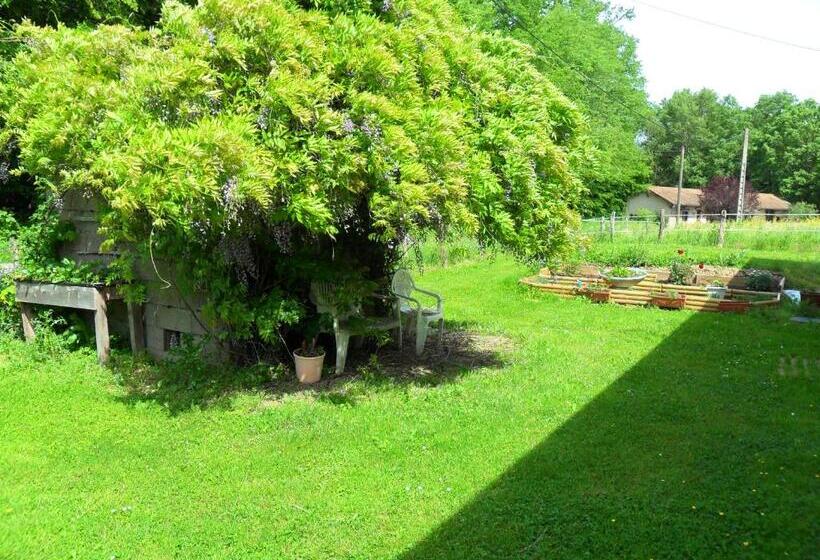 住宿加早餐  Aux Cadollines