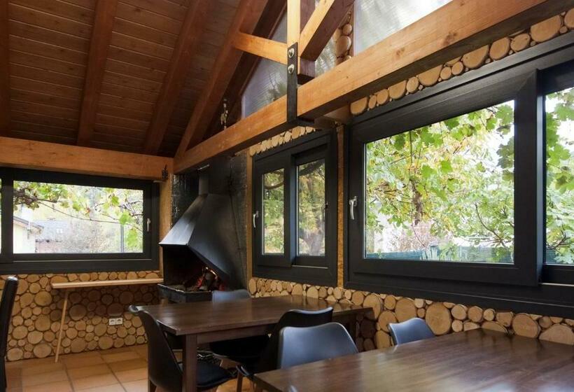 ベッドアンドブレックファースト Can Congost