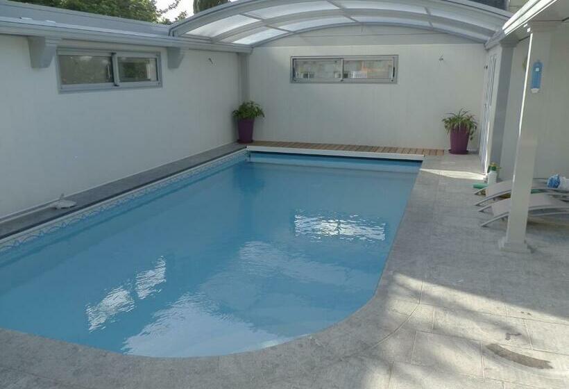 Bed and Breakfast Domaine De Meigne