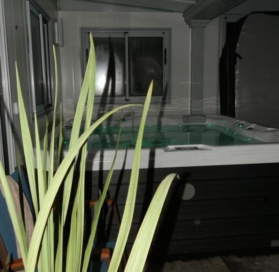 Bed and Breakfast Domaine De Meigne