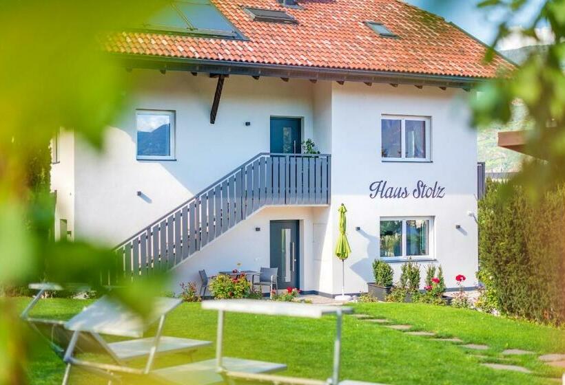 ベッドアンドブレックファースト Haus Stolz