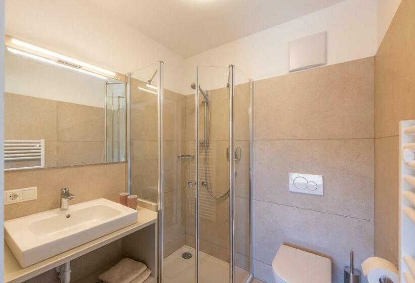 ベッドアンドブレックファースト Haus Stolz