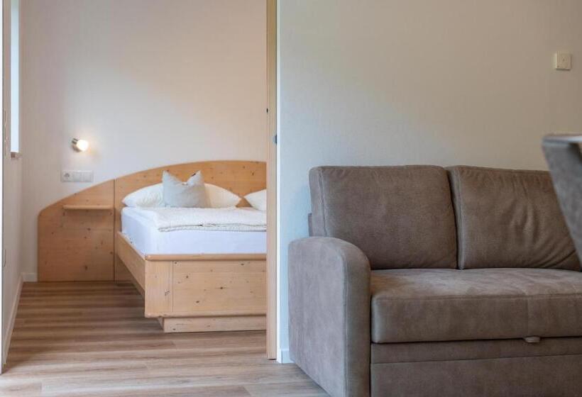 ベッドアンドブレックファースト Haus Stolz