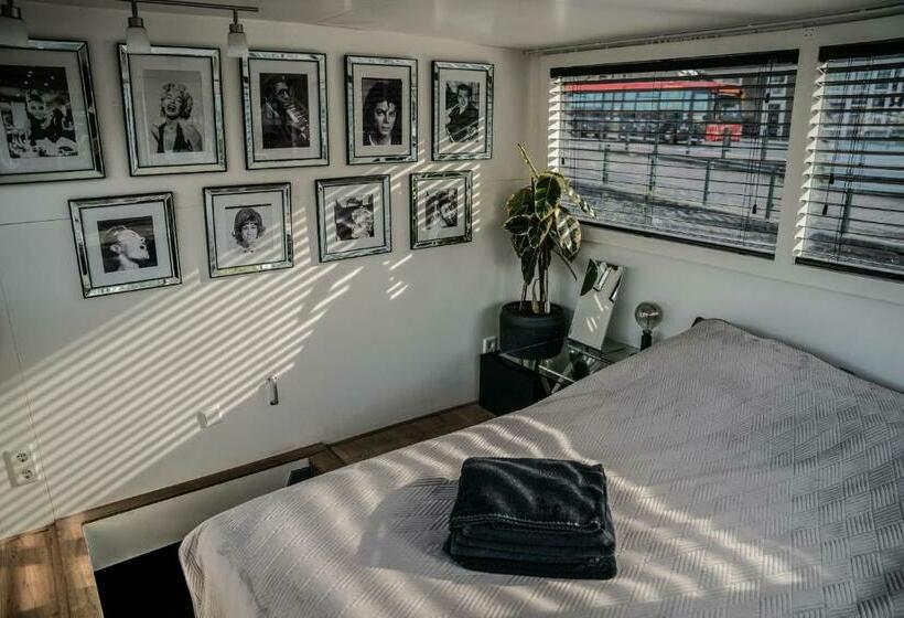 مبيت وإفطار Houseboat Amsterdam