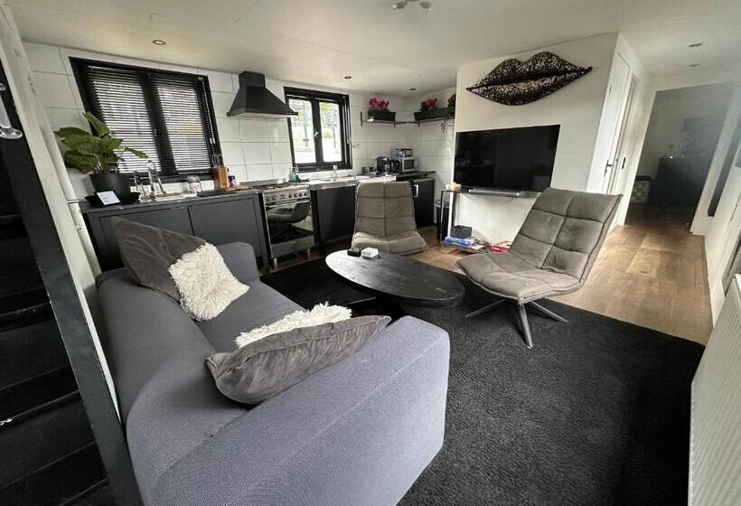 مبيت وإفطار Houseboat Amsterdam