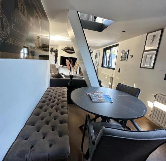 مبيت وإفطار Houseboat Amsterdam