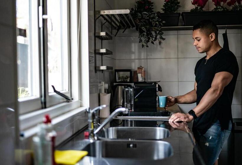 مبيت وإفطار Houseboat Amsterdam