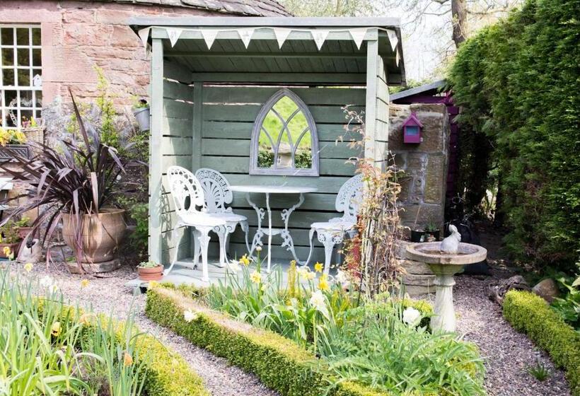 تختخواب و صبحانه Kirkstyle Hideaway