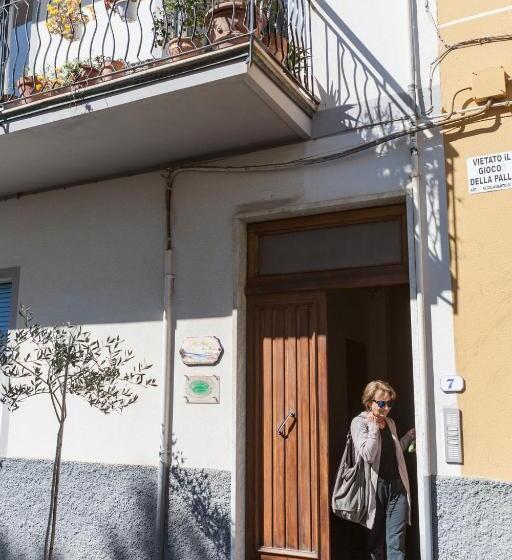 تختخواب و صبحانه Primo Piano