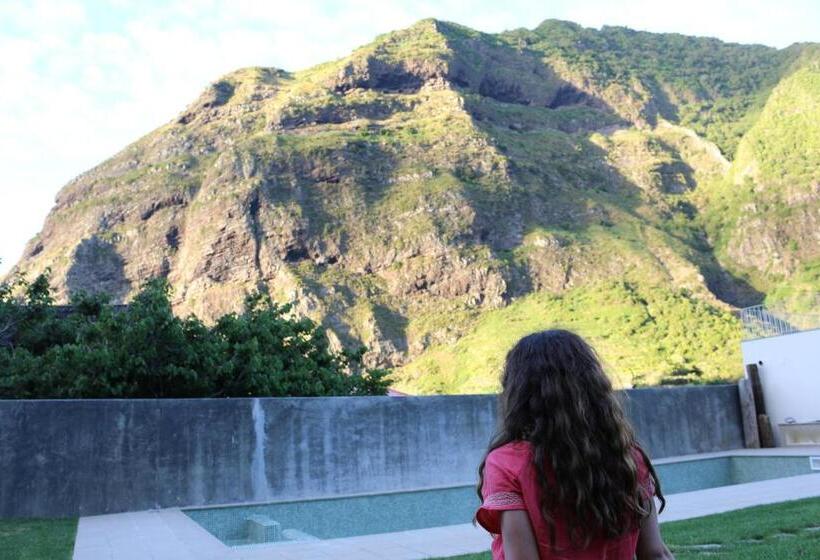 فندق A Casa Estrelícia Dourada Garcês