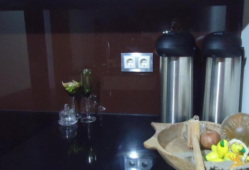 فندق A Casa Estrelícia Dourada Garcês