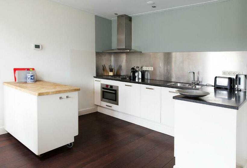 Marnix Top: 8p Near Leidsche