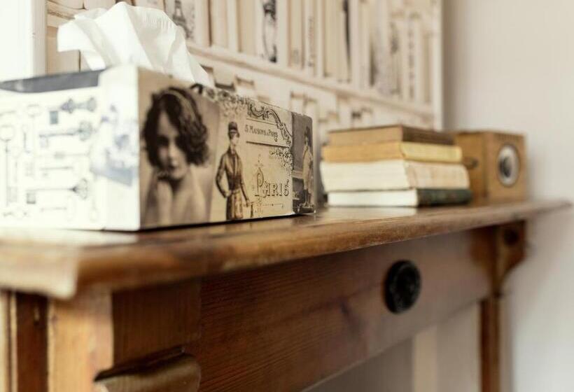 膳宿费 Aux Petits Bonheurs