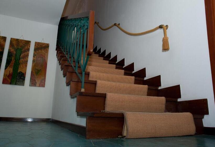 ペンション Casa Corinna