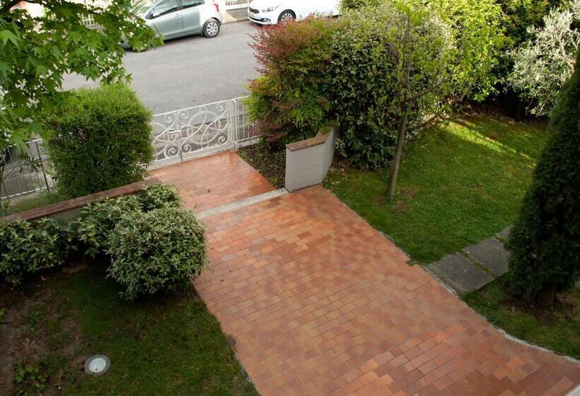 ペンション Casa Corinna