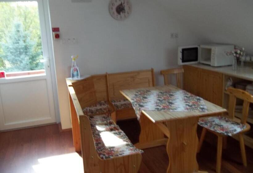 بنسيون Gadányi Vendégház és Lovarda