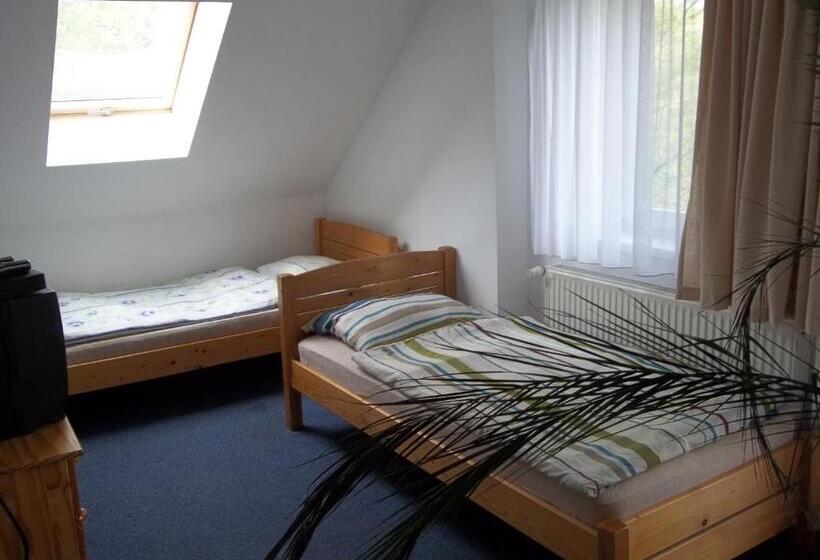 بنسيون Gadányi Vendégház és Lovarda