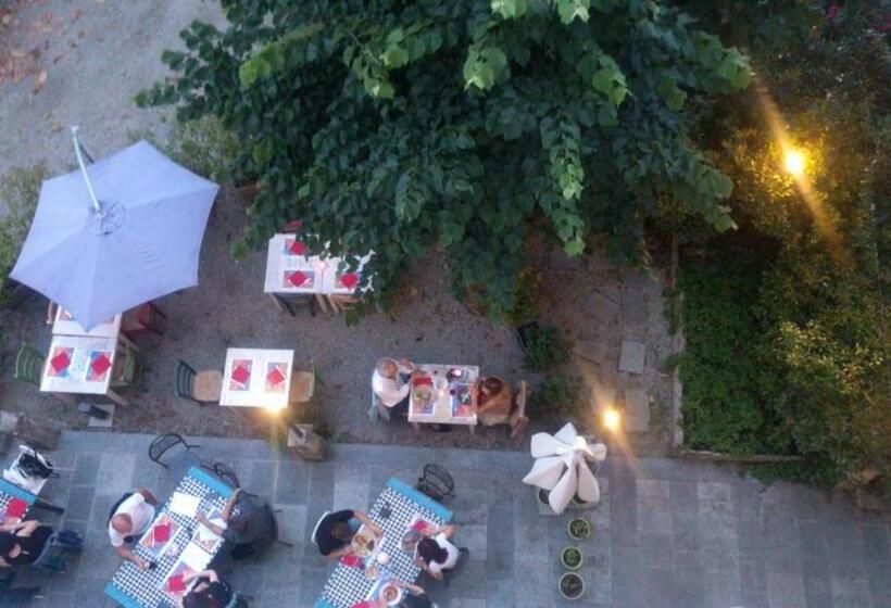 بنسيون La Boqueria