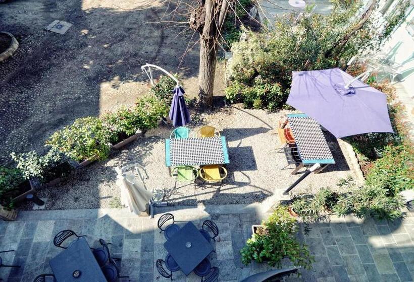 بنسيون La Boqueria