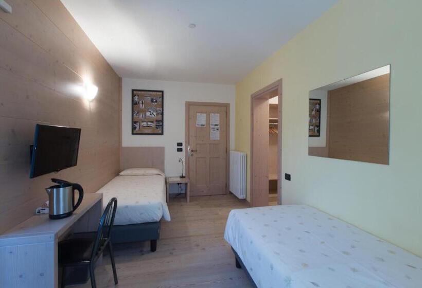 ペンション Marzia Rooms