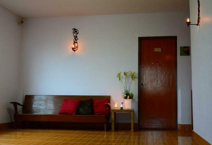 펜션 Phoonsab Hostel