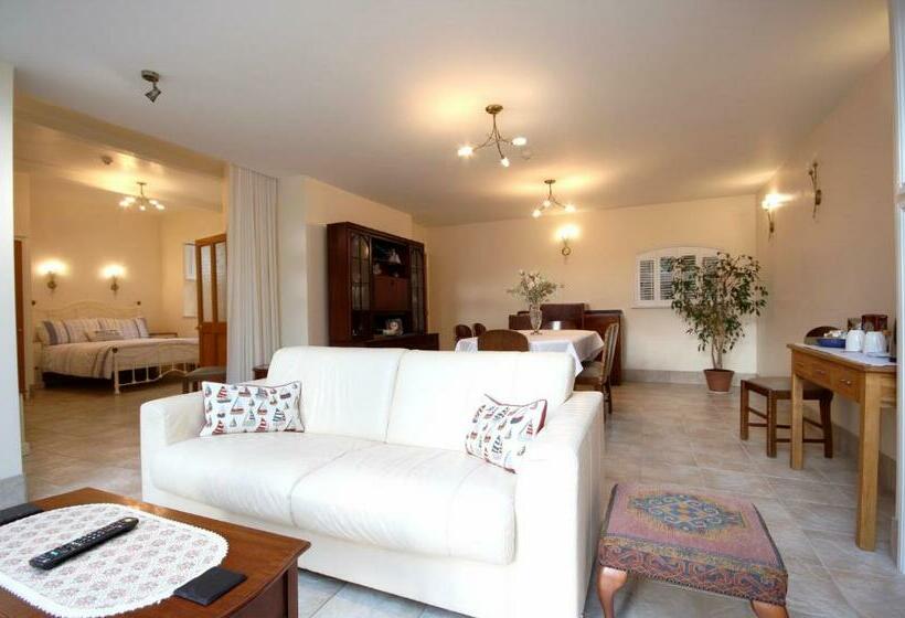 Strathmore Bed & Breakfast