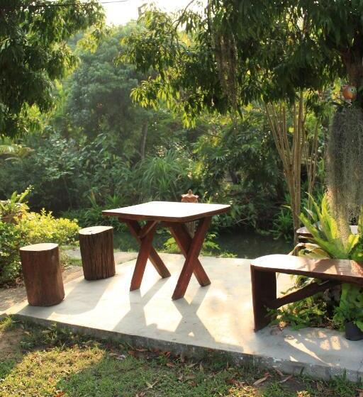 Baansuan Lychee Maeklong Resort Ampawa