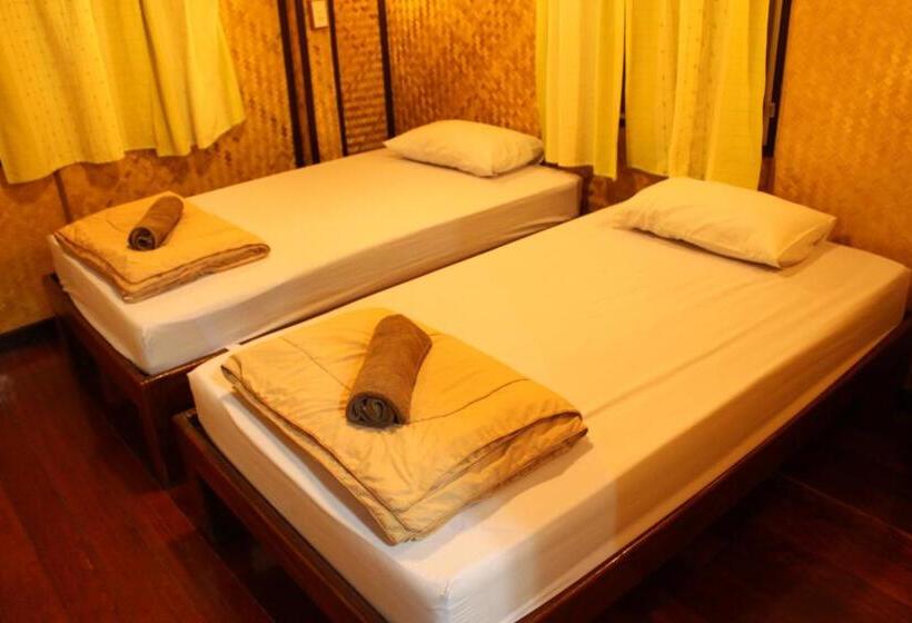 Baansuan Lychee Maeklong Resort Ampawa