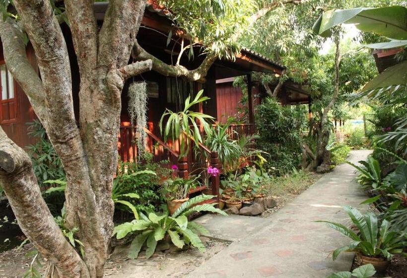 Baansuan Lychee Maeklong Resort Ampawa