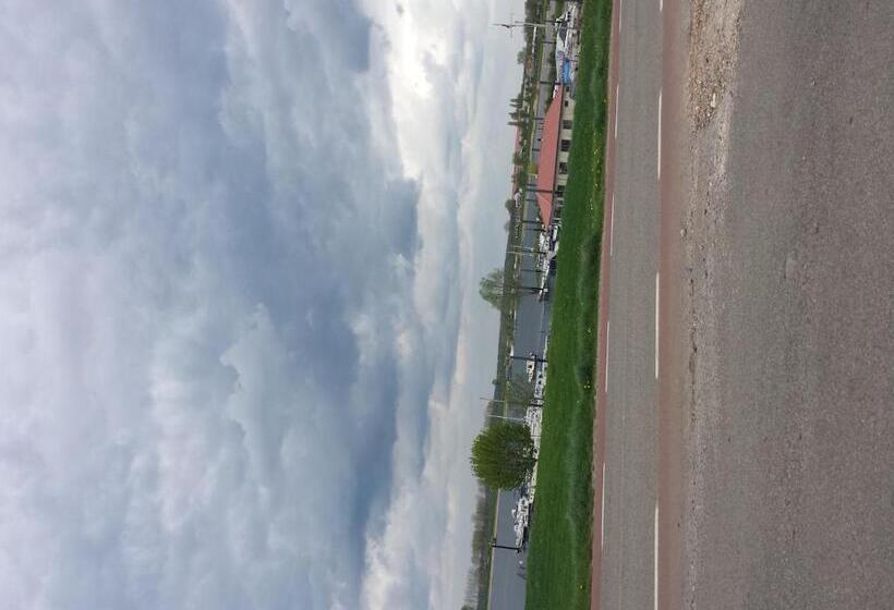 B&b Aan De Limes In Maurik