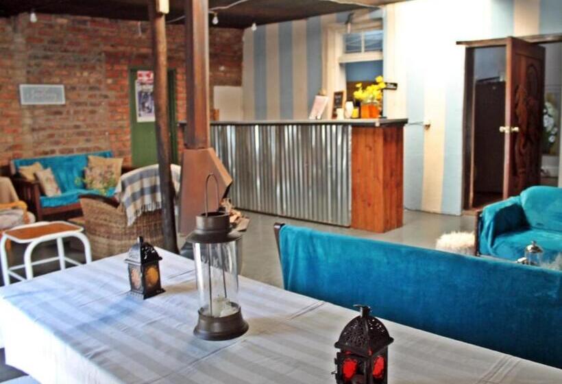 مبيت وإفطار Bun Clody Manor   Guest House & Coffee Shop