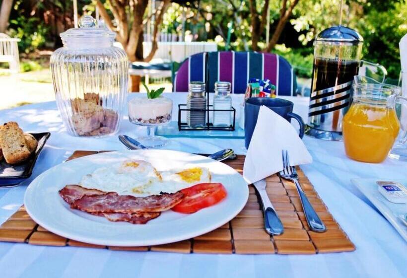 مبيت وإفطار Bun Clody Manor   Guest House & Coffee Shop