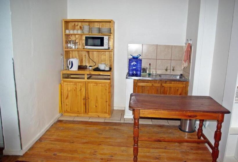 مبيت وإفطار Bun Clody Manor   Guest House & Coffee Shop