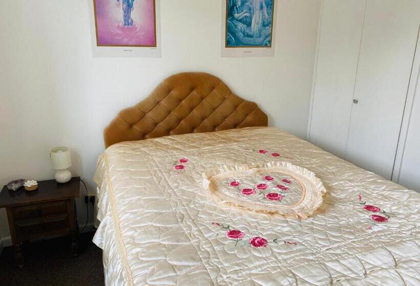 צימר Camelot Retreat   Tor View