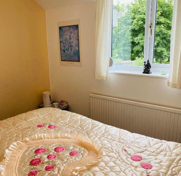 צימר Camelot Retreat   Tor View