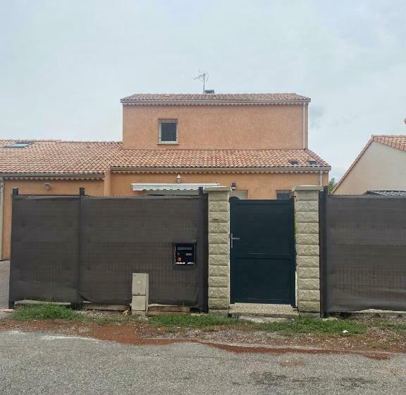 مبيت وإفطار Chambres D Hôtes Drome