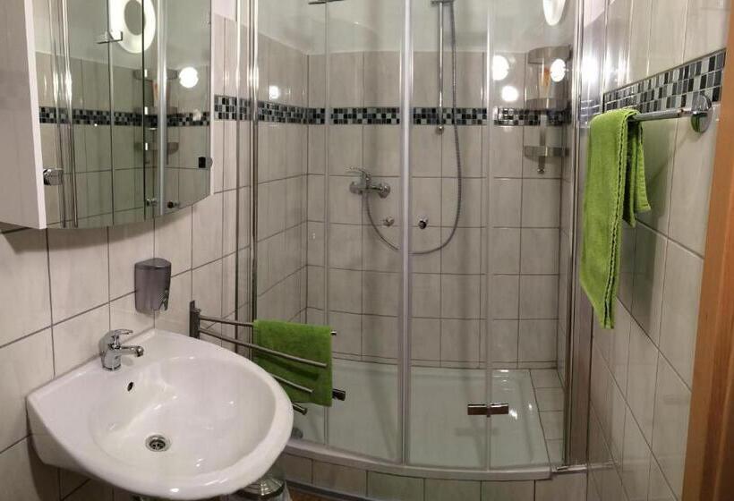 住宿加早餐  Franky House Am Nürburgring