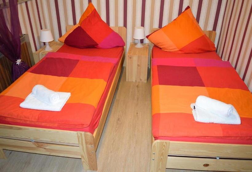 住宿加早餐  Franky House Am Nürburgring