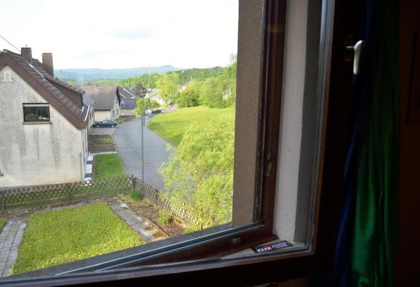 住宿加早餐  Franky House Am Nürburgring