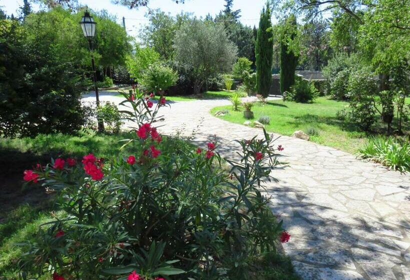 Bed and Breakfast Le Mas Des Cigales