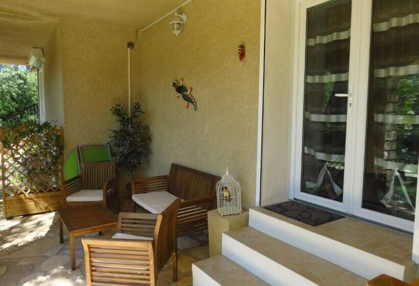 Bed and Breakfast Le Mas Des Cigales