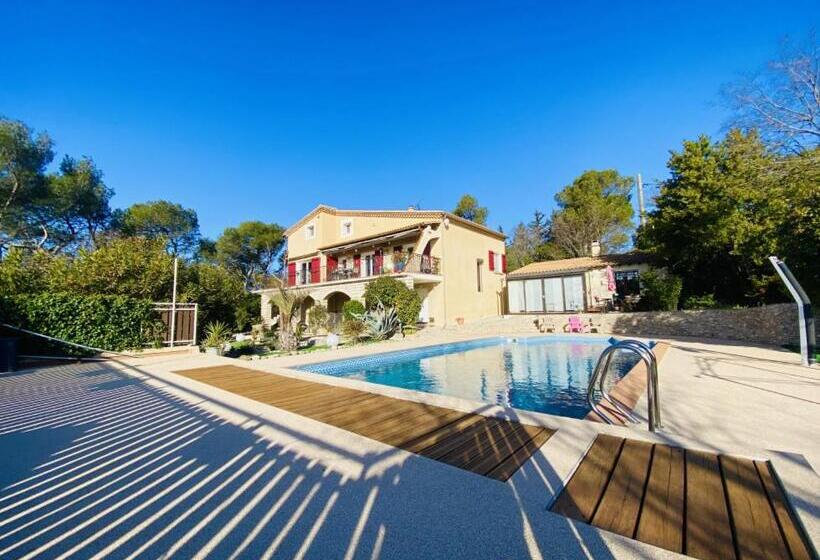 Bed and Breakfast Le Mas Des Cigales