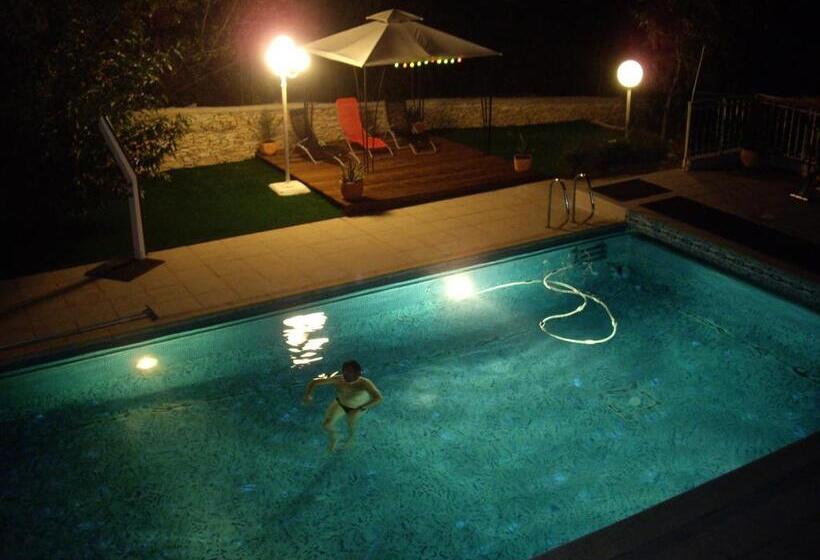 Bed and Breakfast Le Mas Des Cigales