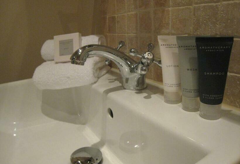 Bed and Breakfast Oak Tree Lodge & Holiday Parking