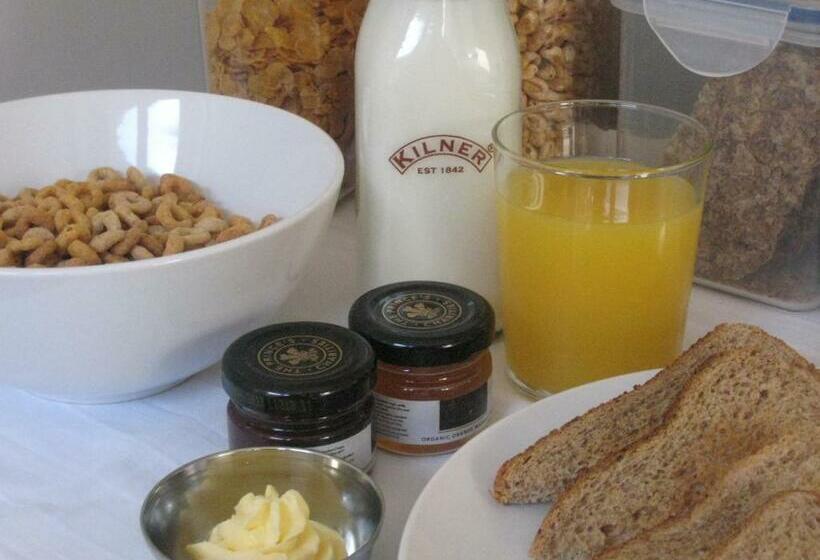 Bed and Breakfast Oak Tree Lodge & Holiday Parking