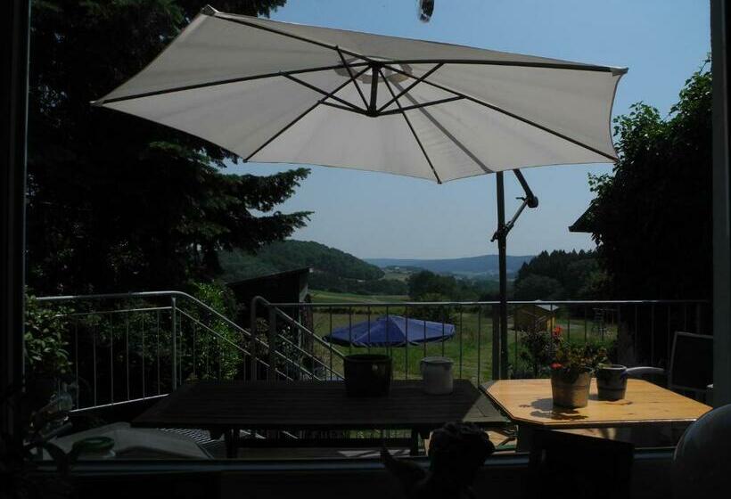 ベッドアンドブレックファースト Villa Luzia